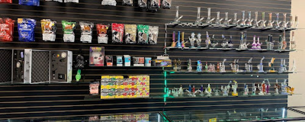 FLY HIGH SMOKE SHOP | VAPES | GLASS | KRATOM Cover Image